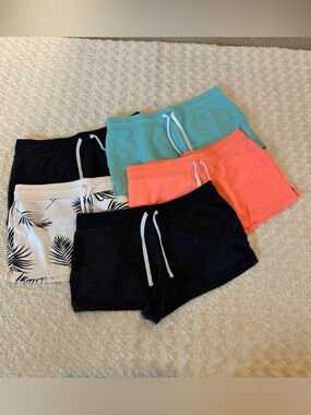 Old Navy shorts bundle - size medium
